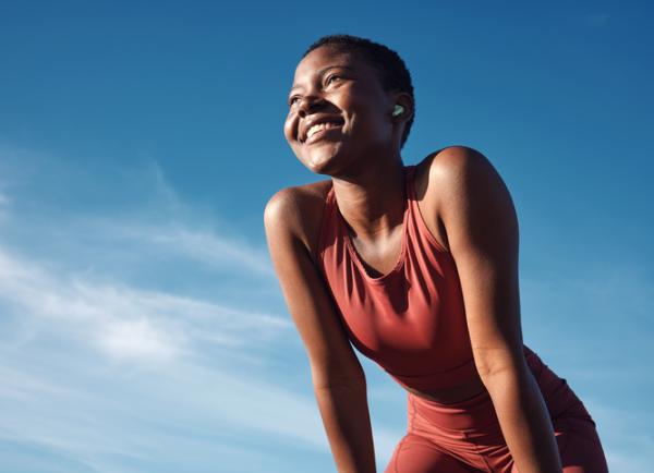 Vrouw is aan het hardlopen